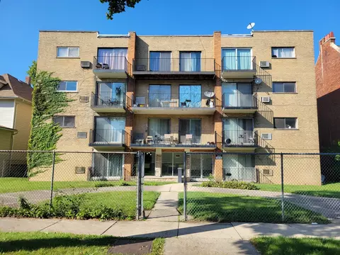 5424 W Ferdinand St #210, Chicago, IL 60644