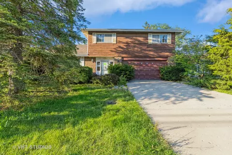 1906 E Camp Mcdonald Rd, Mount Prospect, IL 60056