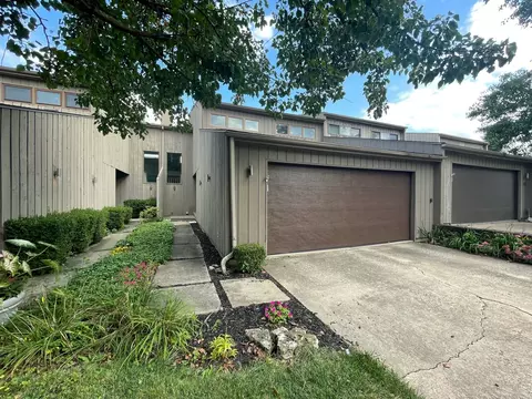 2116 Briar Hill Dr #2116, Champaign, IL 61822