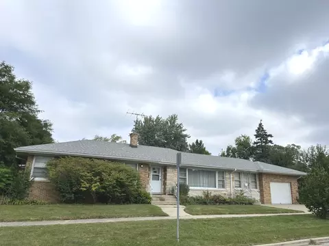 110 W Washington St, Villa Park, IL 60181