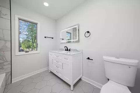 8600 Lorel Ave, Burbank, IL 60459 photo 23