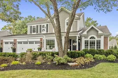 863 Interlaken Dr, Lake Zurich, IL 60047