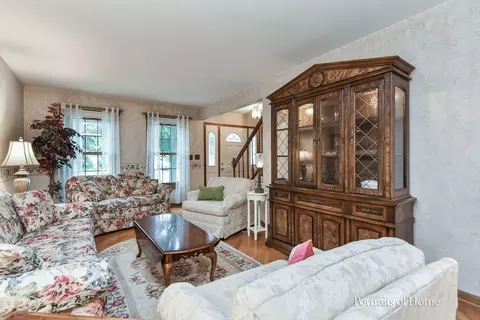 311 Oakmont Dr, Bartlett, IL 60103 photo 7