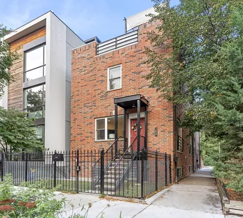 1758 W Pierce Ave, Chicago, IL 60622