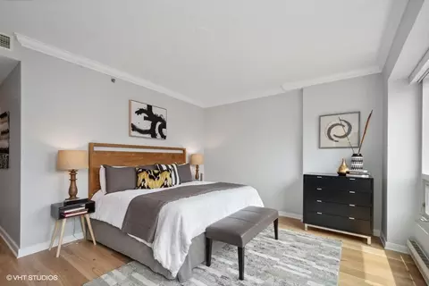 250 E Pearson St #2401, Chicago, IL 60611 photo 9