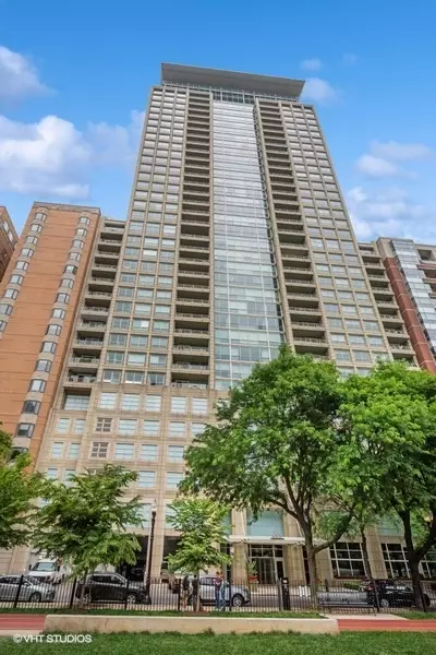 250 E Pearson St #2401, Chicago, IL 60611