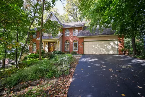 1370 Champion Forest Ct, Wheaton, IL 60187