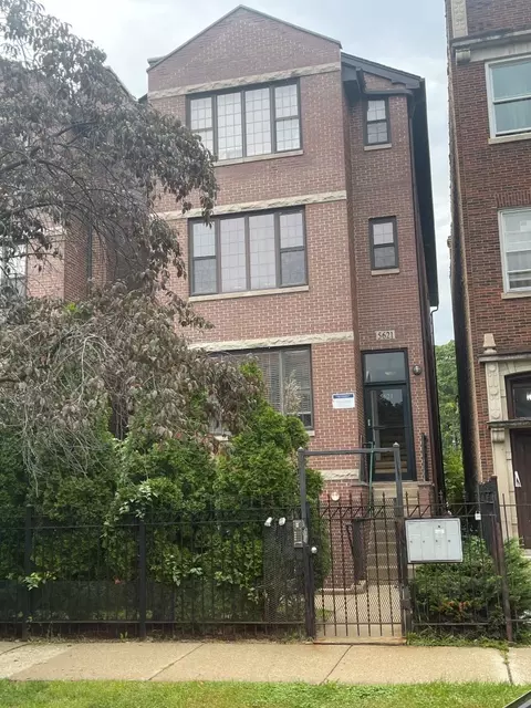 5621 S Calumet Ave #2, Chicago, IL 60615