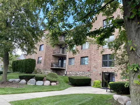 11001 Deblin Ln #208, Oak Lawn, IL 60453