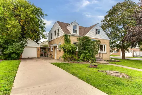 9512 Britta Ave, Franklin Park, IL 60131