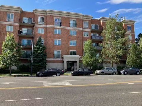 5924 N Lincoln Ave #201, Chicago, IL 60659