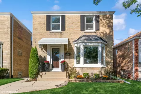 5470 N Sayre Ave, Chicago, IL 60656