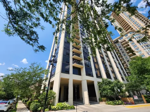 2500 N Lakeview Ave #903C, Chicago, IL 60614