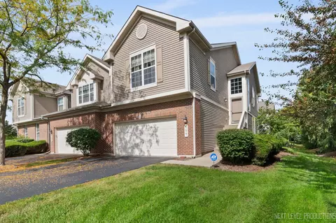 111 Fountain Grass Cir, Bartlett, IL 60103