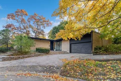 264 Cedar Ln, Glencoe, IL 60022