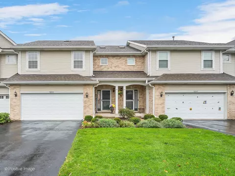 9243 Waterfall Glen Blvd #9243, Darien, IL 60561