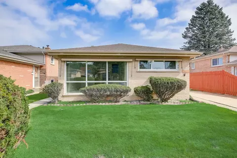 9025 Moody Ave, Morton Grove, IL 60053