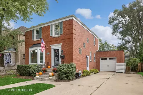 607 S Parkside Ave, Elmhurst, IL 60126