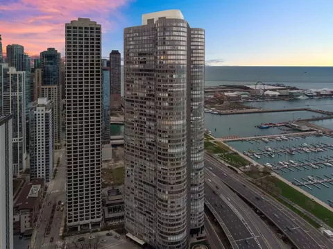 155 N Harbor Dr #4808, Chicago, IL 60601
