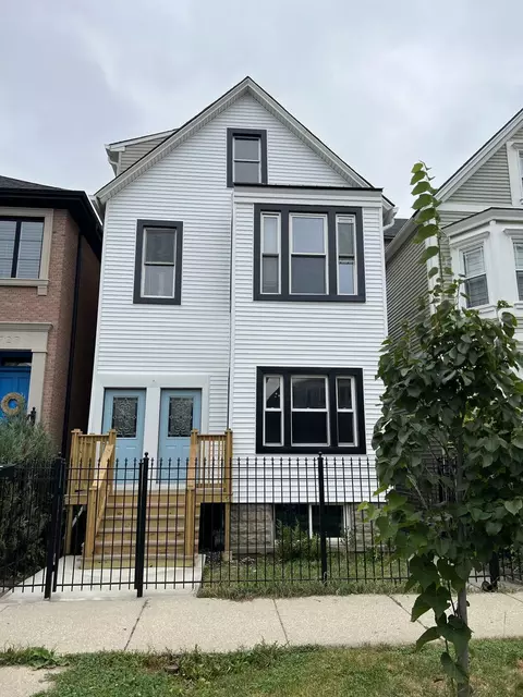 1723 N Maplewood Ave #1, Chicago, IL 60647