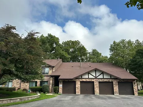 6265 Trinity Dr #2C, Lisle, IL 60532
