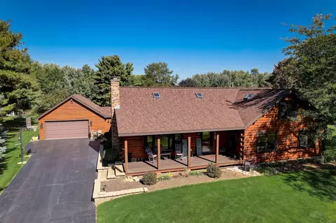 42 W678 Falcon Ln, Saint Charles, IL 60175
