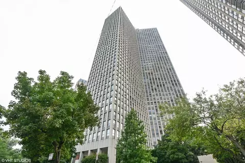 2626 N Lakeview Ave #2504, Chicago, IL 60614