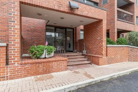 3801 Appian Way #506, Glenview, IL 60025