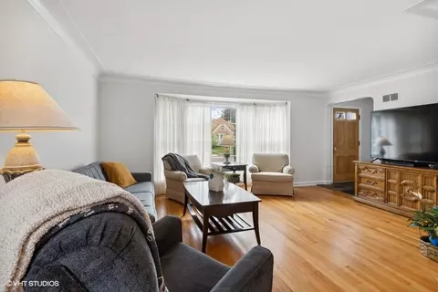 1783 Spruce Ave, Des Plaines, IL 60018 photo 2