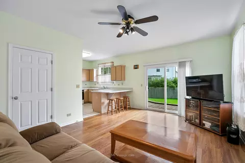 4752 Pratt Ct, Plainfield, IL 60586 photo 8