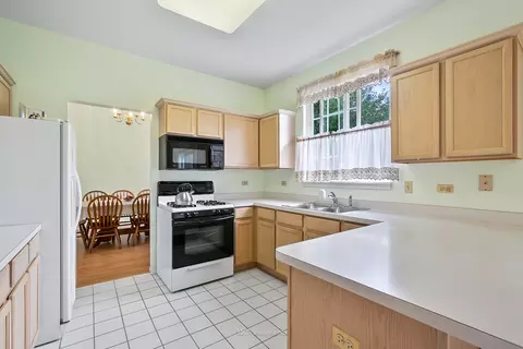 4752 Pratt Ct, Plainfield, IL 60586 photo 11