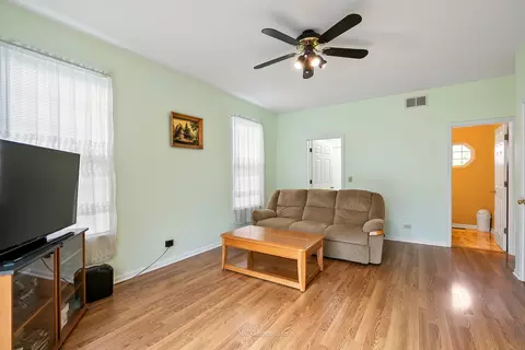 4752 Pratt Ct, Plainfield, IL 60586 photo 9