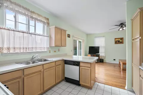 4752 Pratt Ct, Plainfield, IL 60586 photo 10