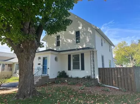 317 W Madison St, Belvidere, IL 61008