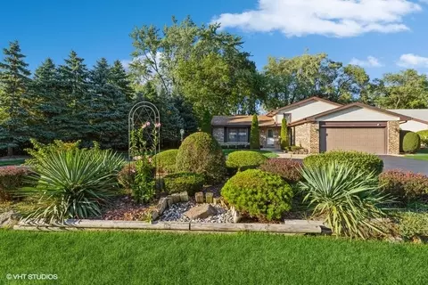 208 E Foster St, Arlington Heights, IL 60005