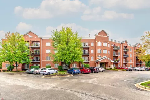 3401 Wellington Ct #212, Rolling Meadows, IL 60008