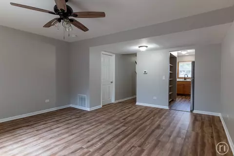 130 S Hale Ave, Bartlett, IL 60103 photo 6