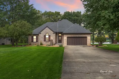 1900 Bittersweet Dr, Saint Anne, IL 60964