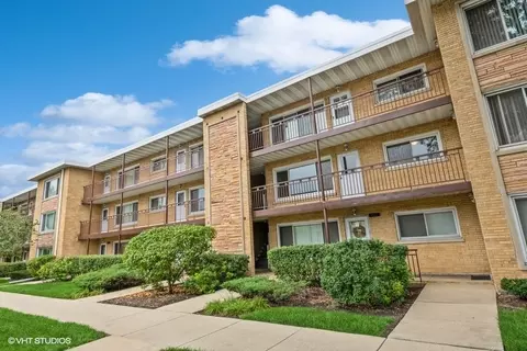 4921 N Harlem Ave #2, Chicago, IL 60656