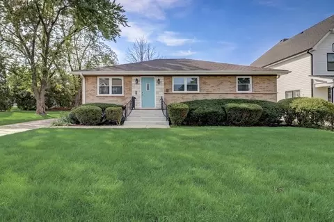 456 N Howard Ave, Elmhurst, IL 60126