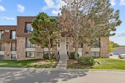 199 N Waters Edge Dr #202, Glendale Heights, IL 60139