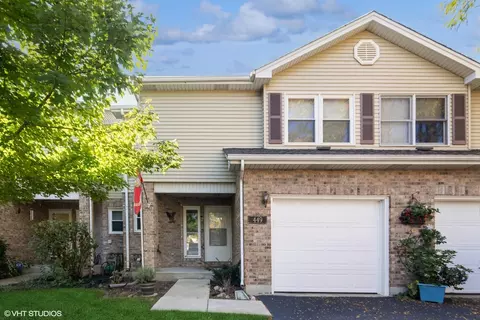 449 S Wenbriar Sq, Addison, IL 60101