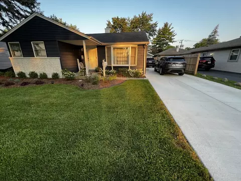 2501 Wilke Rd, Rolling Meadows, IL 60008 photo 2