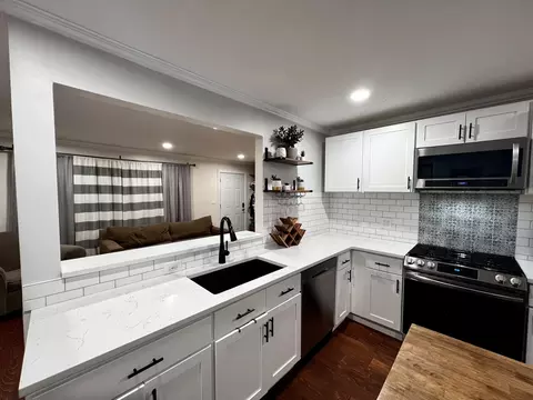 2501 Wilke Rd, Rolling Meadows, IL 60008 photo 9