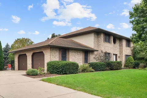 475 E Pine Meadow Ct, Morris, IL 60450 photo 2