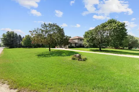 475 E Pine Meadow Ct, Morris, IL 60450 photo 4