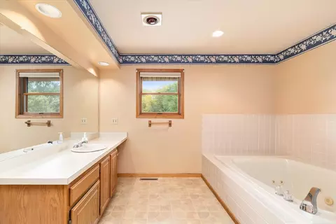475 E Pine Meadow Ct, Morris, IL 60450 photo 37