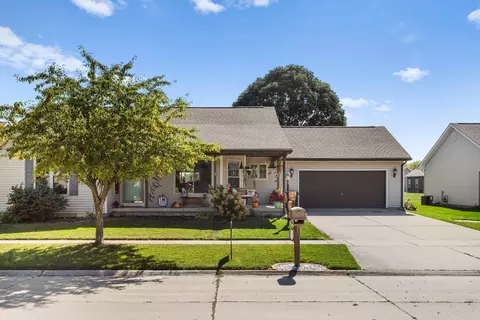 1903 E Newport Dr, Urbana, IL 61802