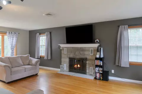 736 E 3rd St, Dixon, IL 61021 photo 5
