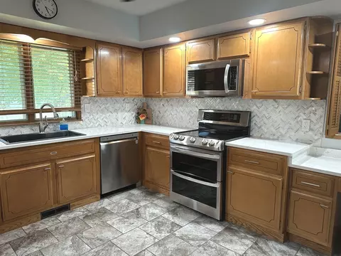2016 9th St, Peru, IL 61354 photo 3